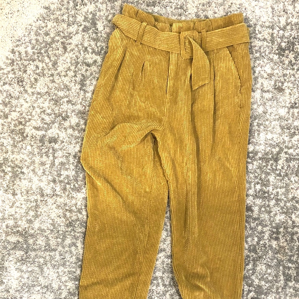 Wild Fable Size 10 Mustard Yellow Curdoroy